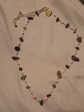 Delicate Gold-Tone Necklace with Multicolor Stone Chips